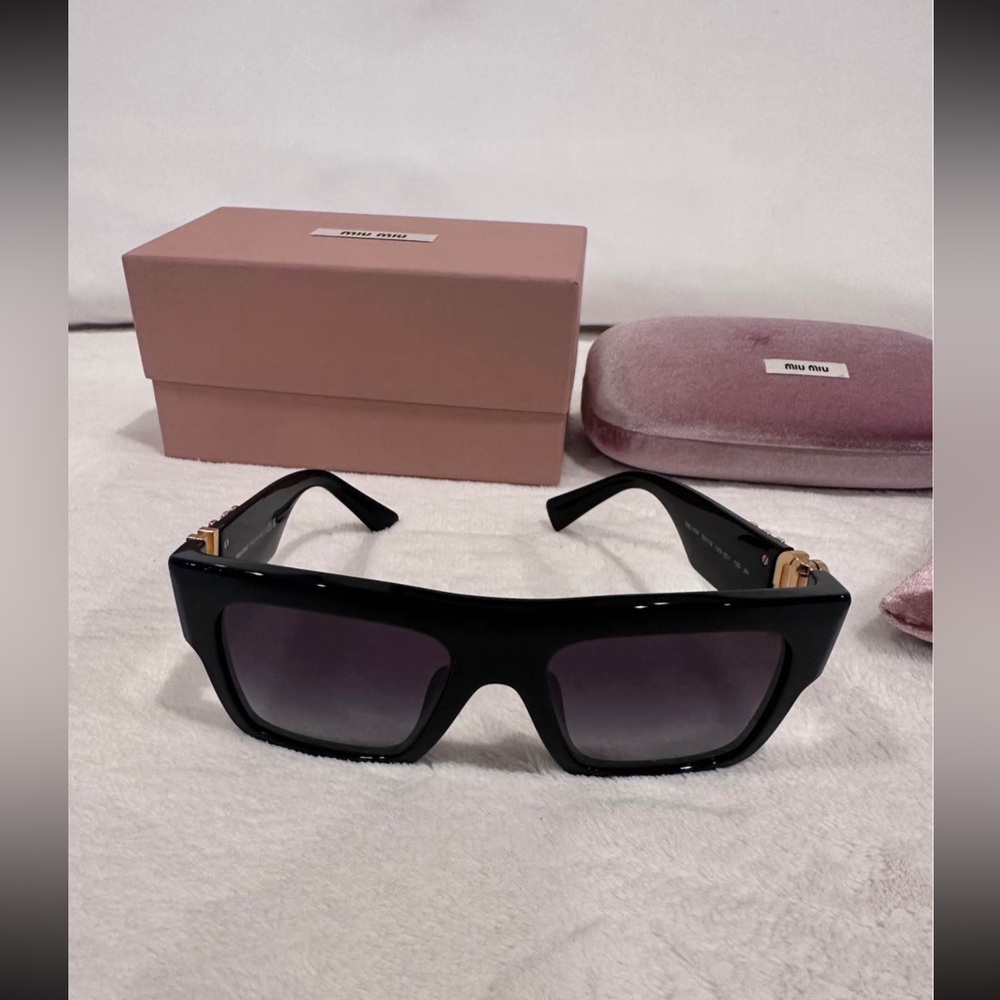 Miu Miu Glimpse Sunglasses View 3